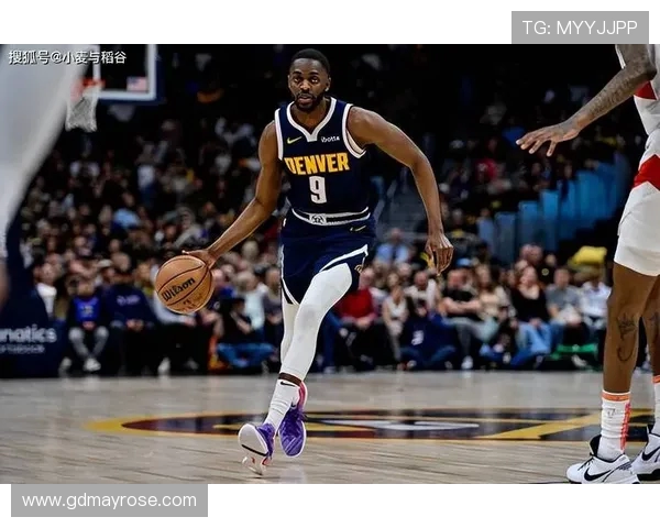 霍勒迪老将控场半场贡献6分2篮板5助攻 帮助球队稳住局面