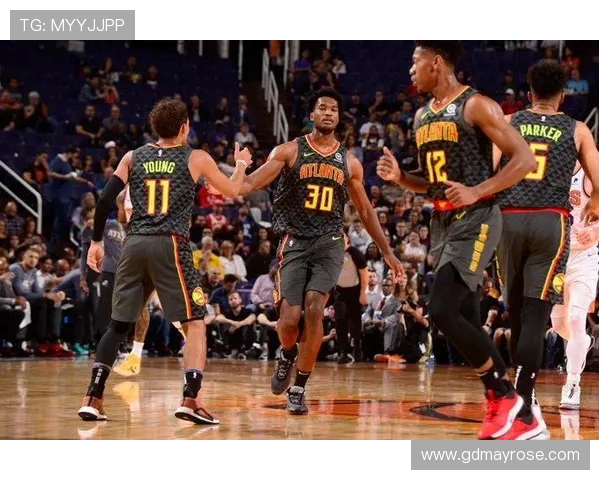 乌布雷上半场手感火热攻防兼备 16分6板4助1断1帽领衔全能表现