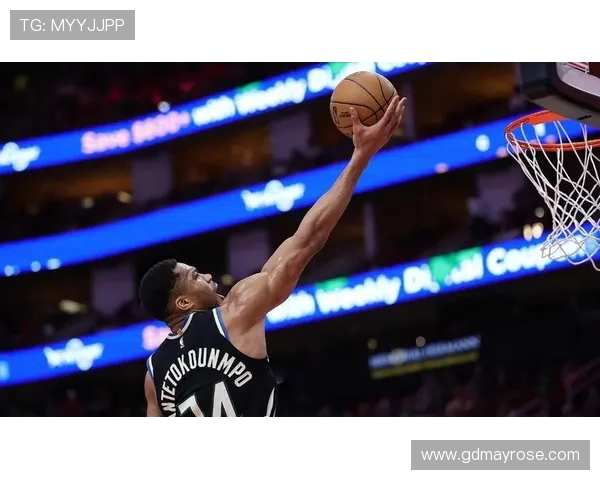 字母哥前3场得分破百篮板40+助攻15+创历史新纪录